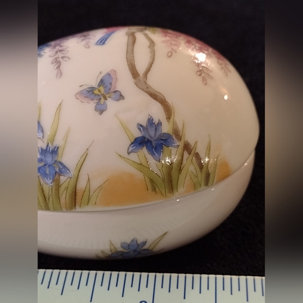 Vintage stamped egg figurine - Picture 8 of 9